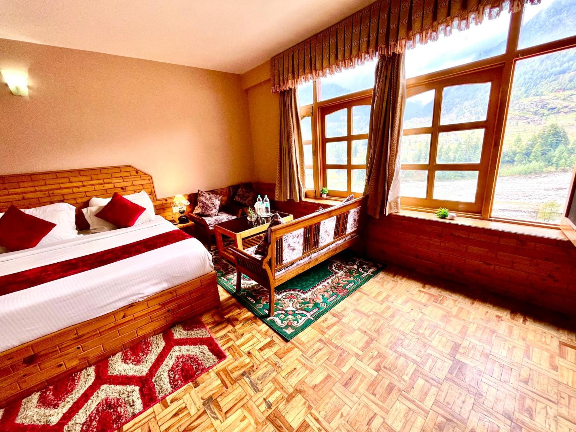 Snow Clad Riverview Hotel & Resort, Manali Exteriér fotografie