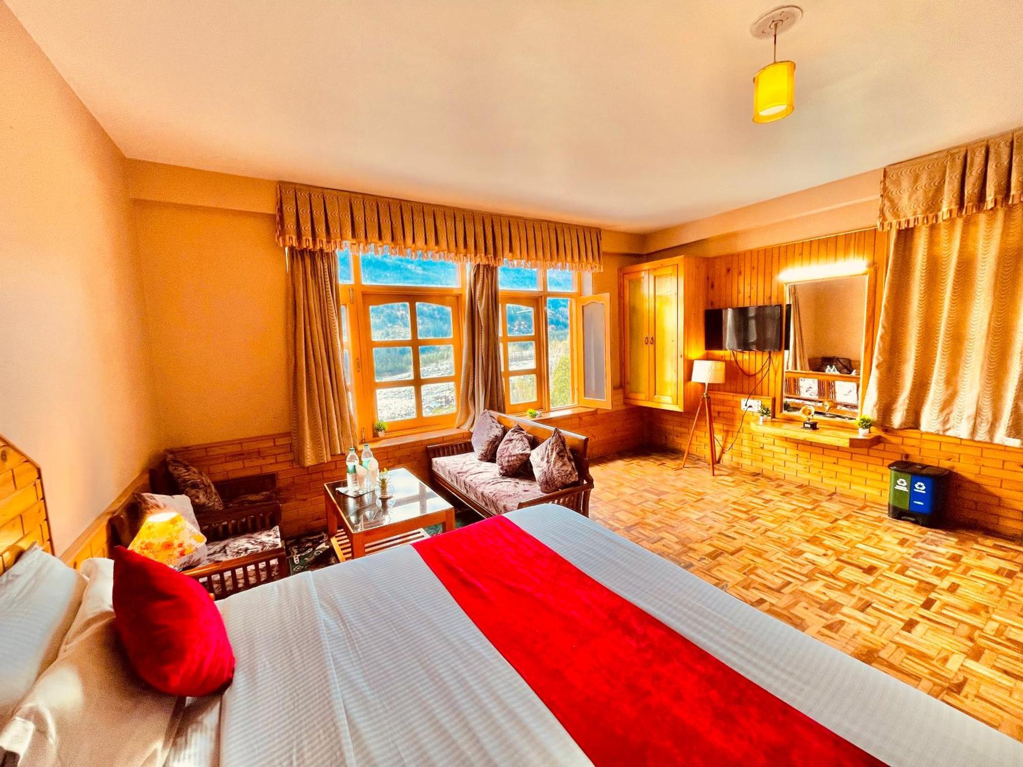 Snow Clad Riverview Hotel & Resort, Manali Exteriér fotografie