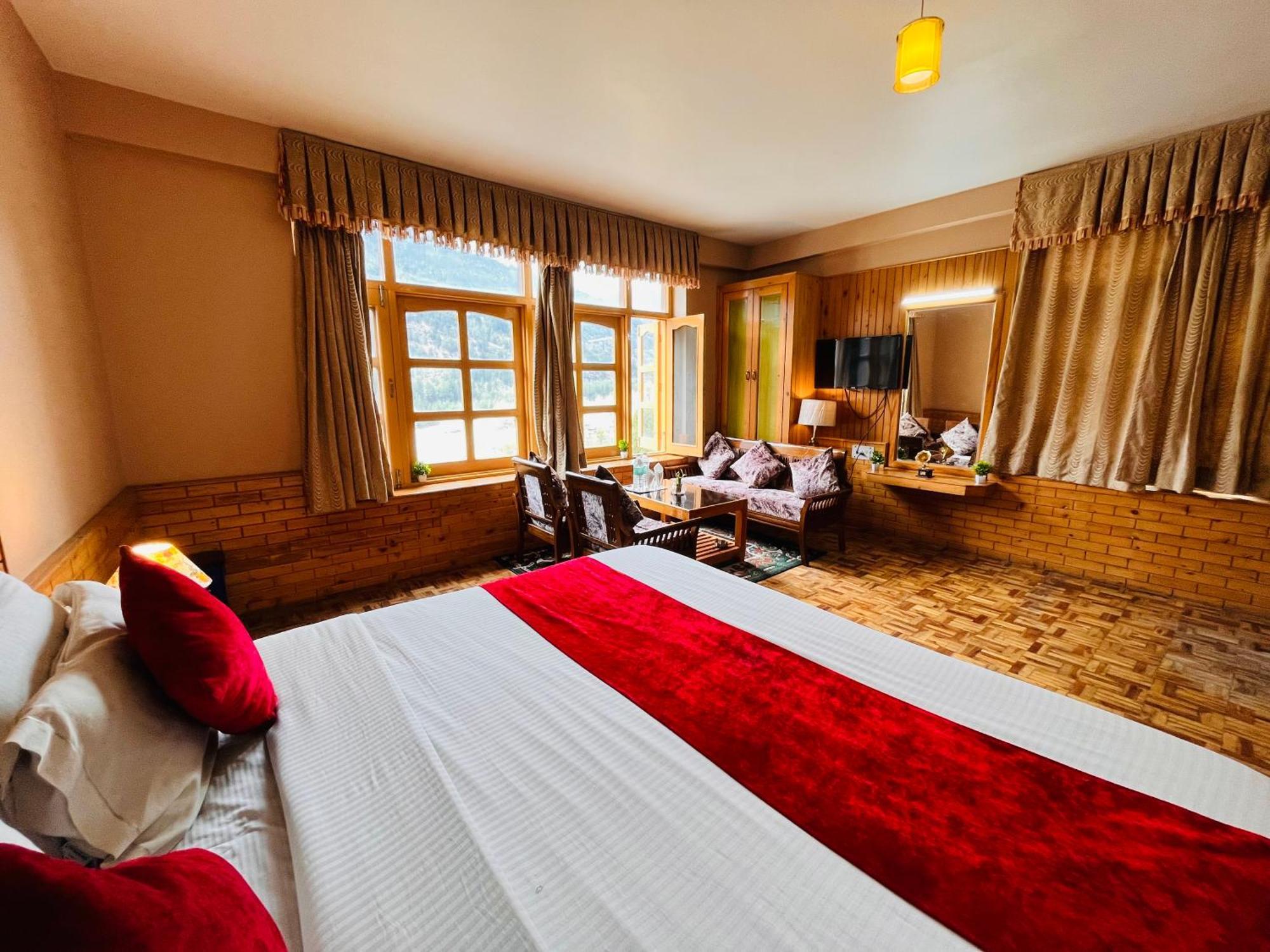 Snow Clad Riverview Hotel & Resort, Manali Exteriér fotografie
