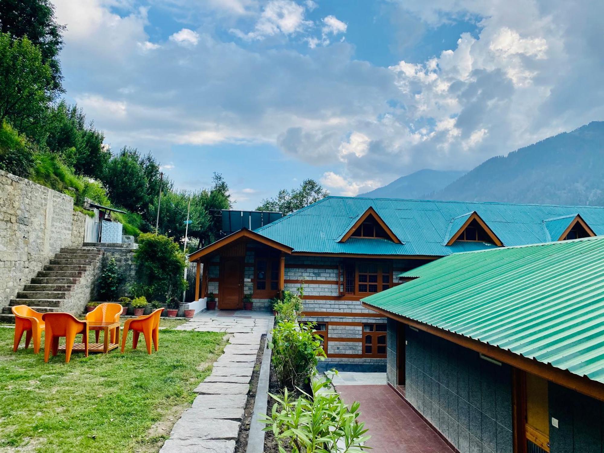 Snow Clad Riverview Hotel & Resort, Manali Exteriér fotografie