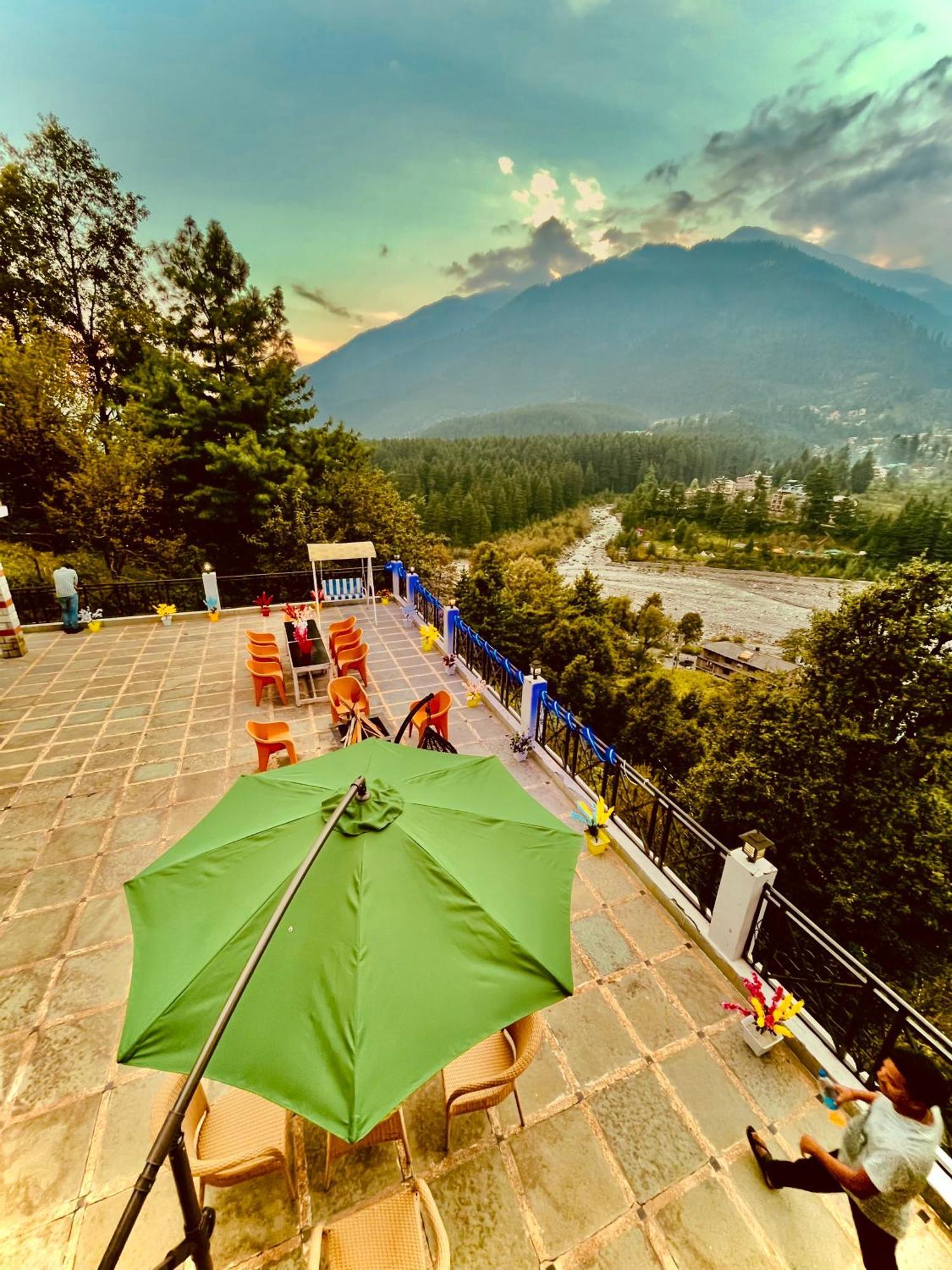 Snow Clad Riverview Hotel & Resort, Manali Exteriér fotografie