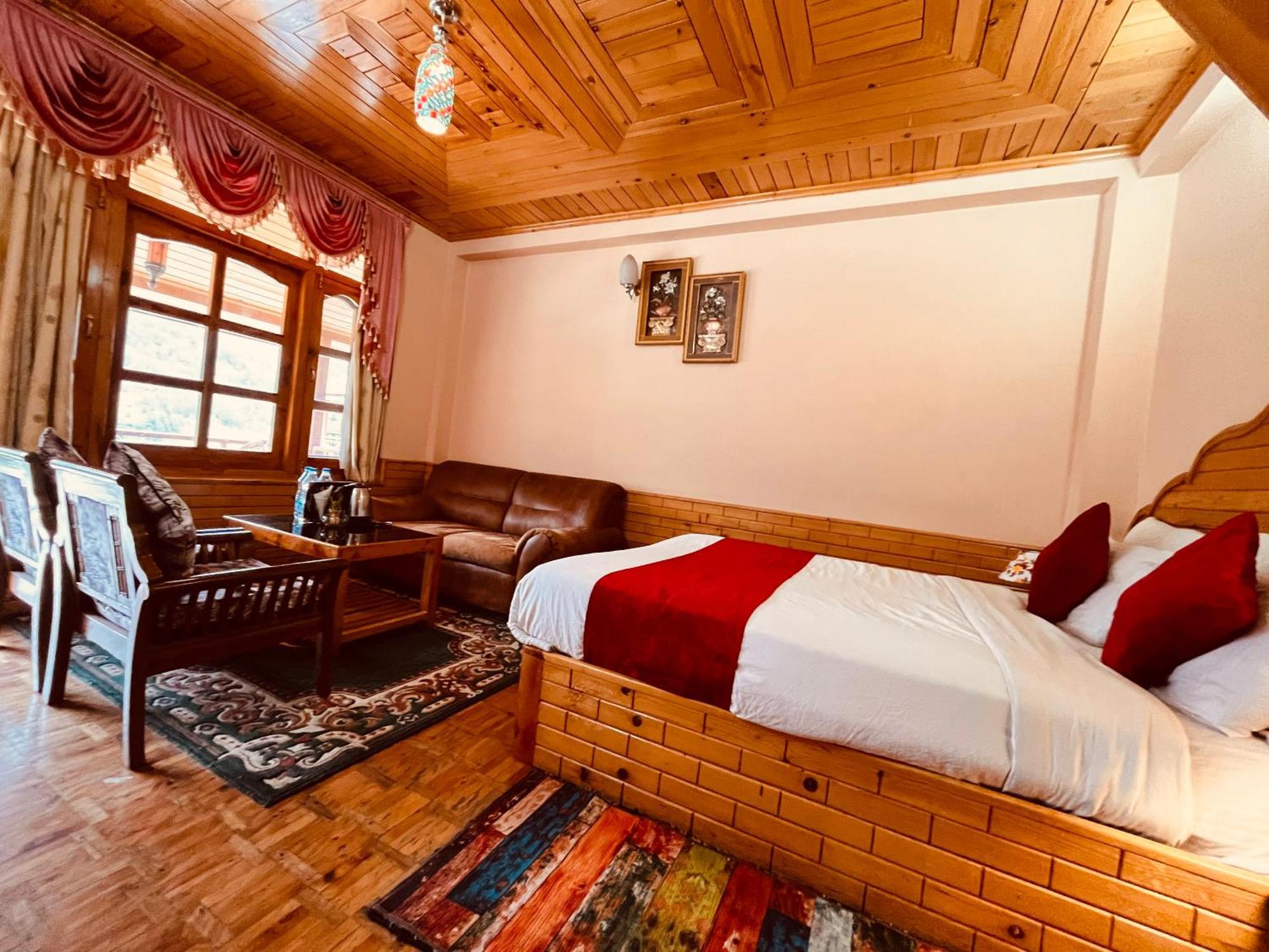 Snow Clad Riverview Hotel & Resort, Manali Exteriér fotografie