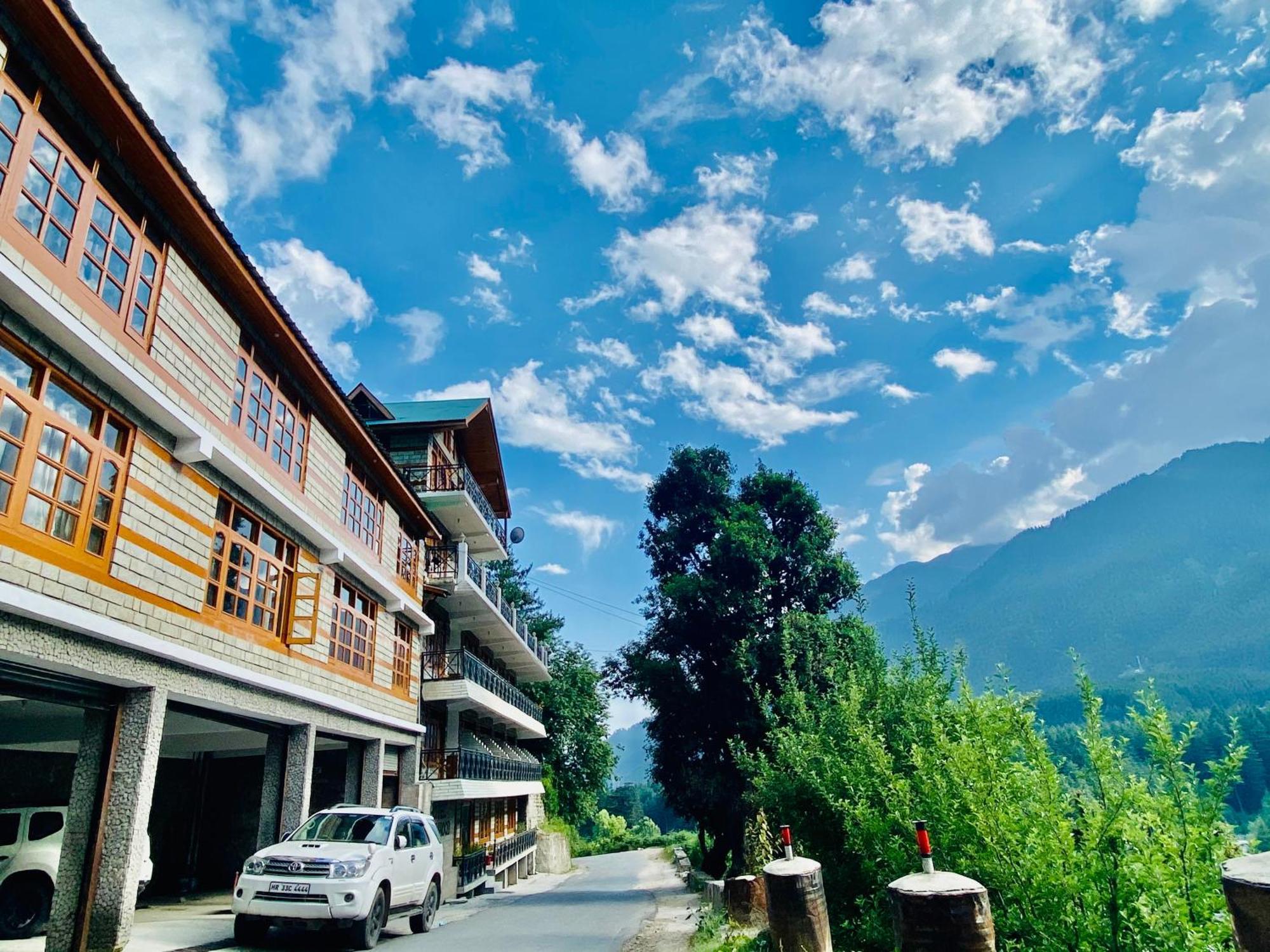 Snow Clad Riverview Hotel & Resort, Manali Exteriér fotografie